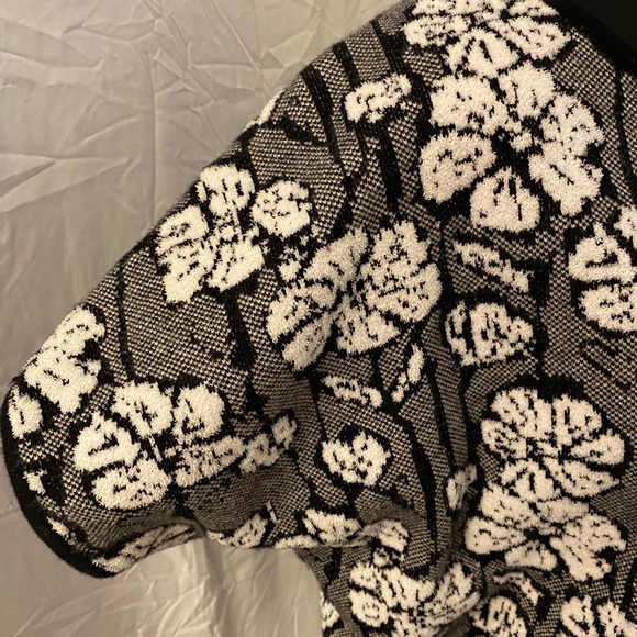 Cynthia Rowley Black and White Floral sweater - Picture 9 of 10